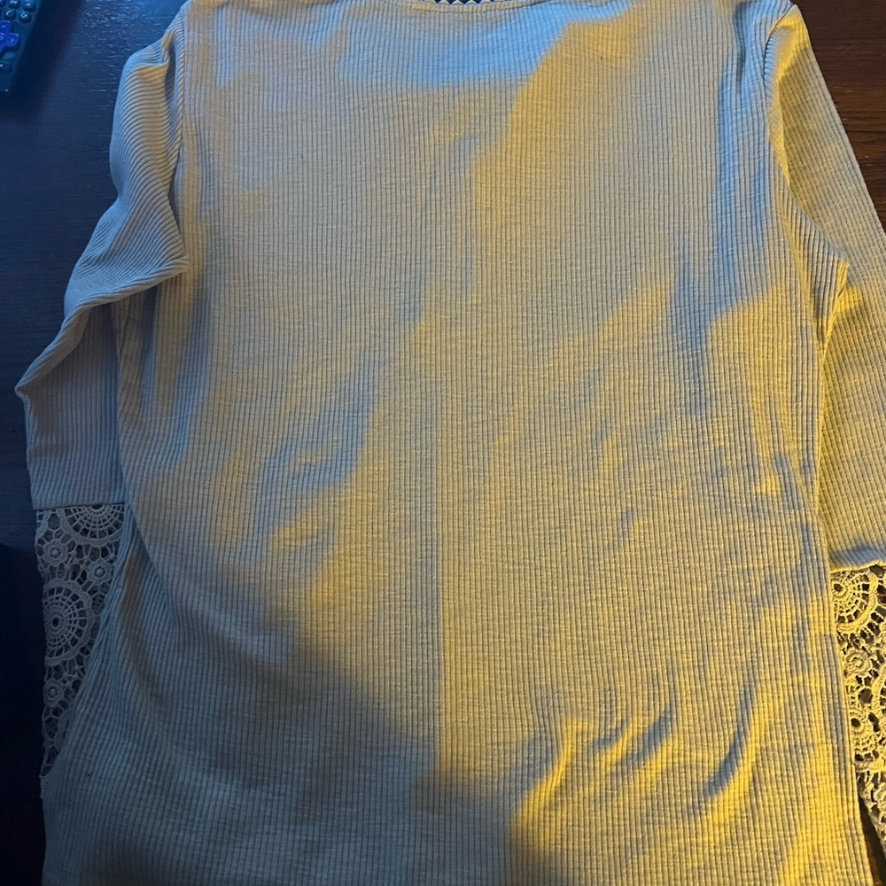 Stylish top - Picture 4 of 4